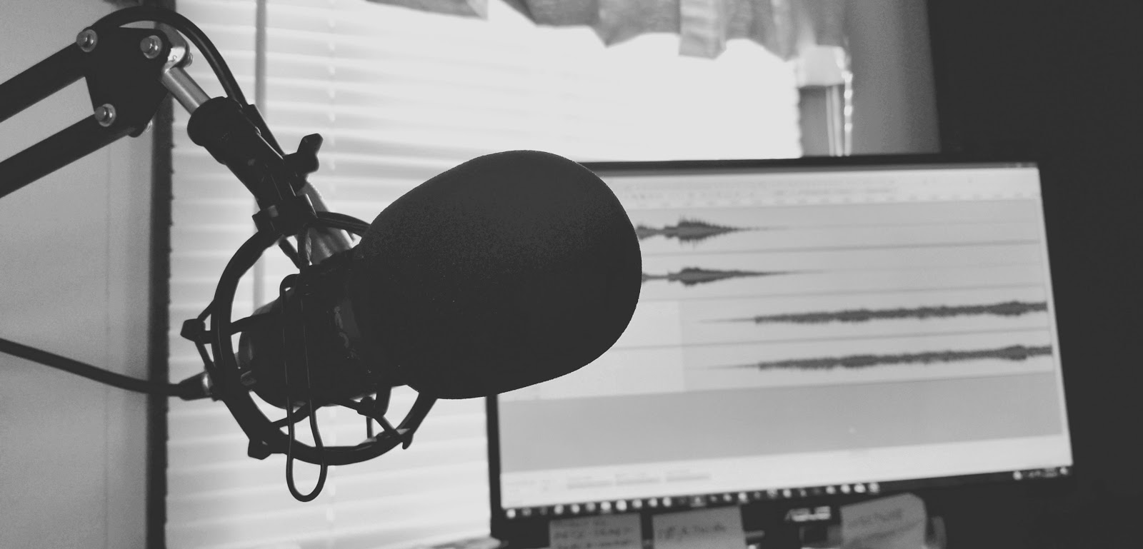 5 Restaurant Podcasts You Should Be Listening To