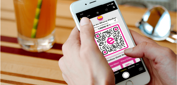 How QR Codes Boost Restaurant Engagement