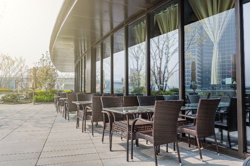 The Benefits of Outdoor Dining.