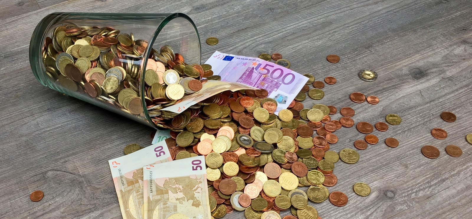 Should Your Restaurant Pool Tips?