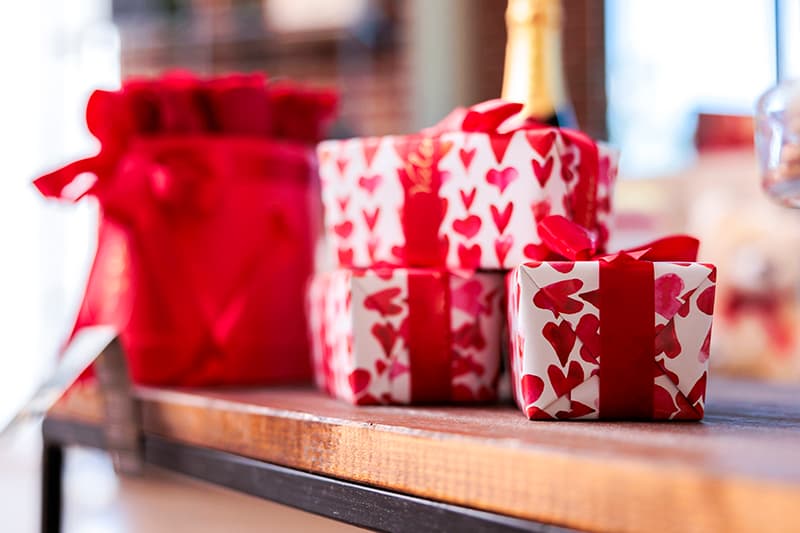 Holiday gift guides: One of the best ways to capture market